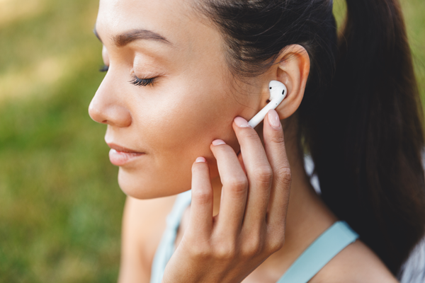 Figure 1. Wireless earbuds.