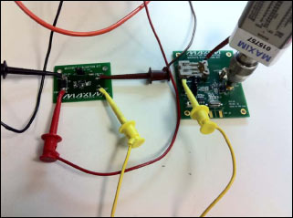 Figure 3. Laboratory setup of MAX1472 and MAX1947 EV kits.