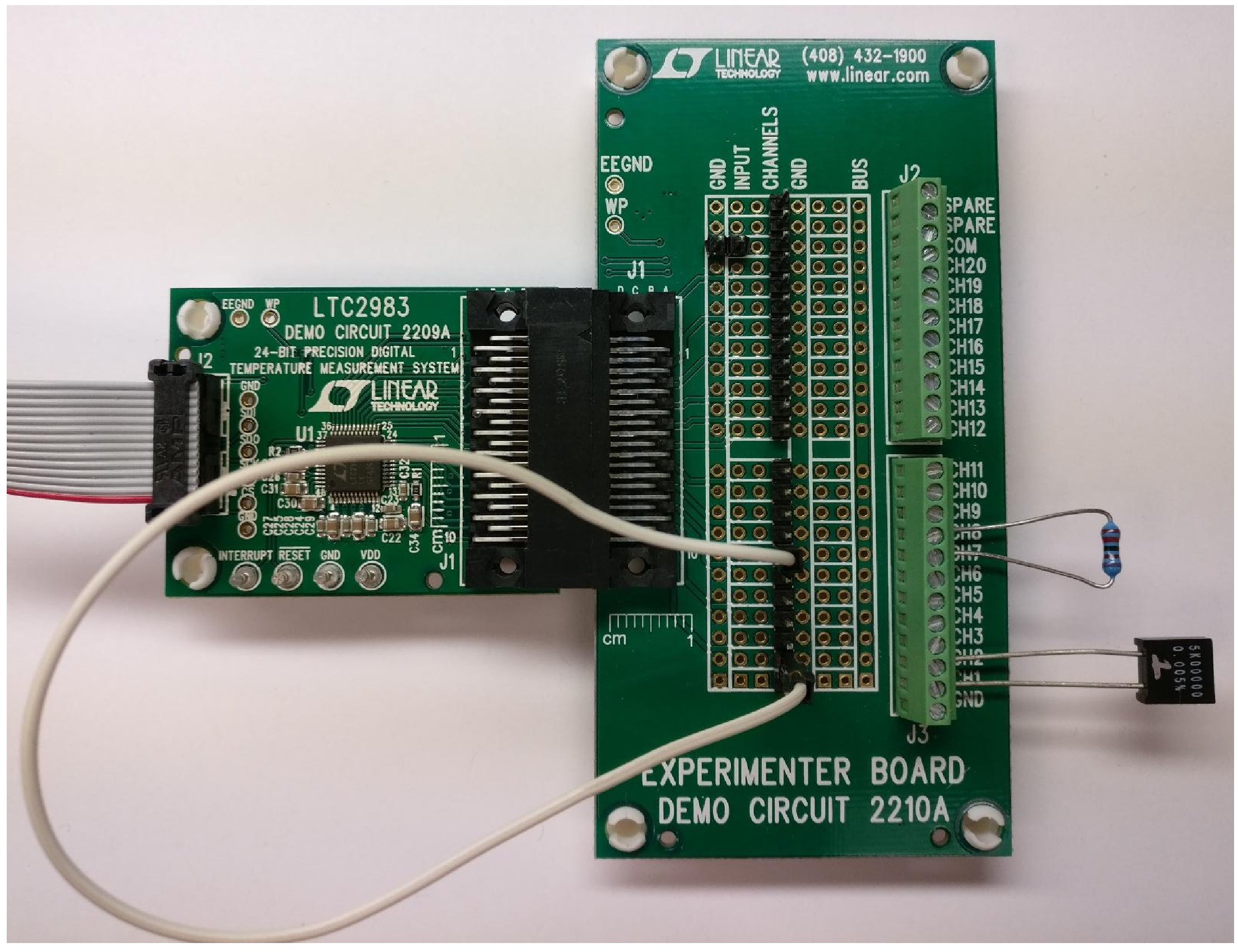 図2.サーミスタ・テスト用のDC2210Aセットアップ（Linduino Oneは非表示）