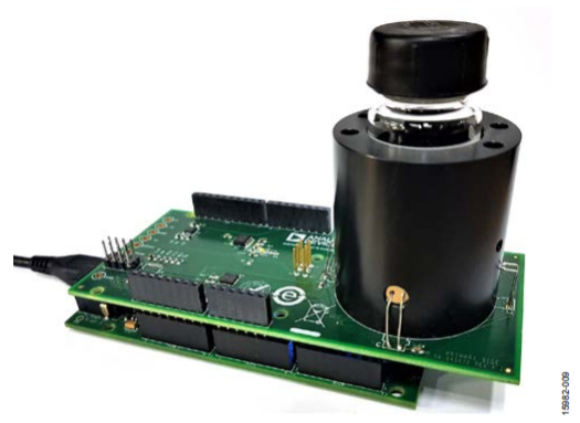 図9. EVAL-CN0409-ARDZおよびEVAL-ADICUP360を使用した 水濁度測定のセットアップ